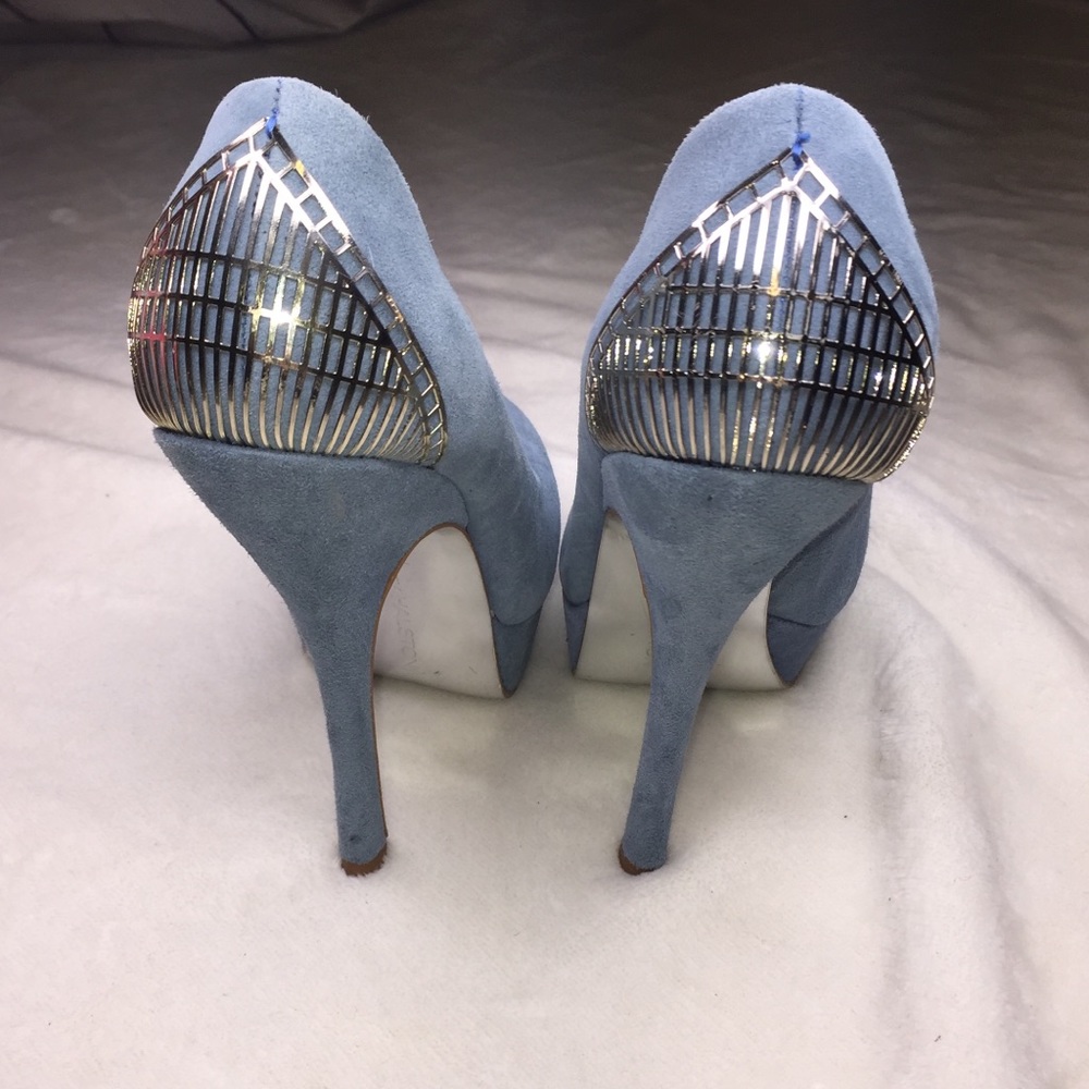 H by Halston Blue Pumps, size 5.5